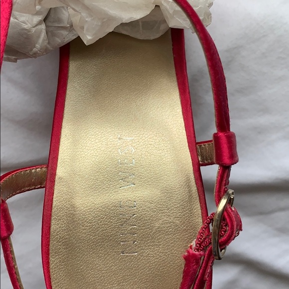 Women’s Nine West magenta high heels - Picture 6 of 6